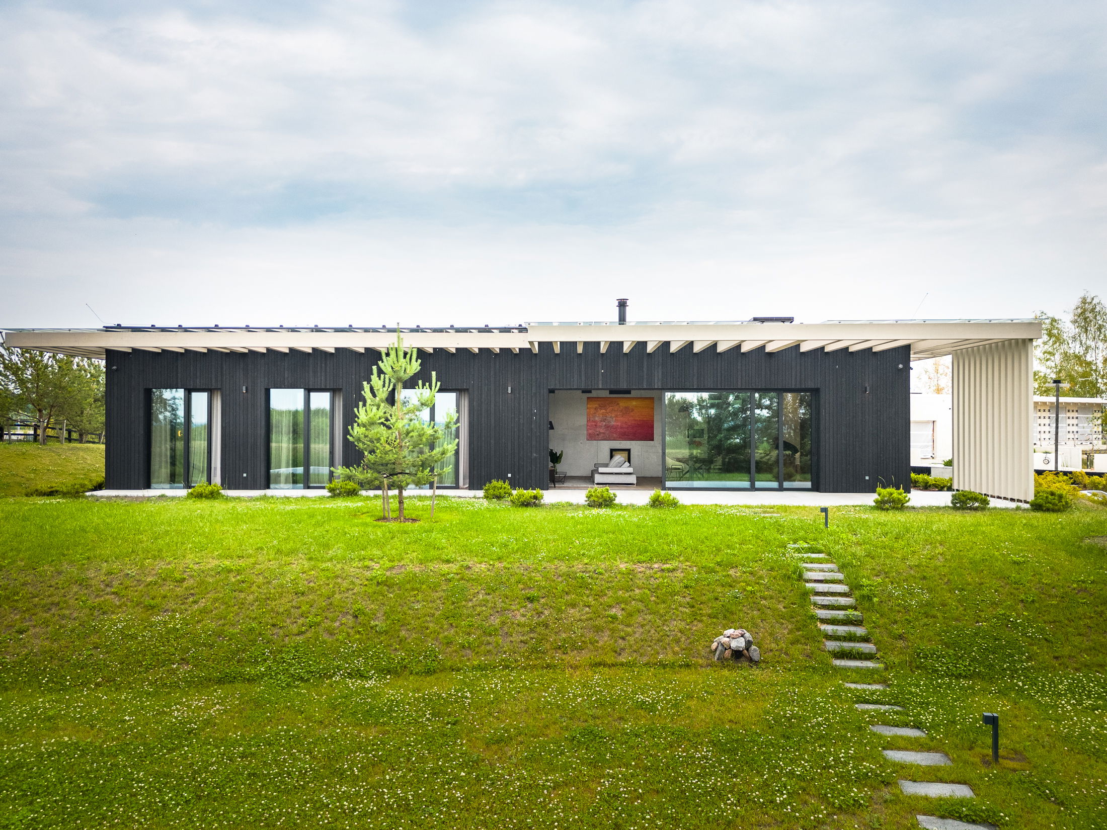 Архитектура + Кухня LEICHT MODERN LIVING SPACE IN LATVIA'S LANDSCAPE