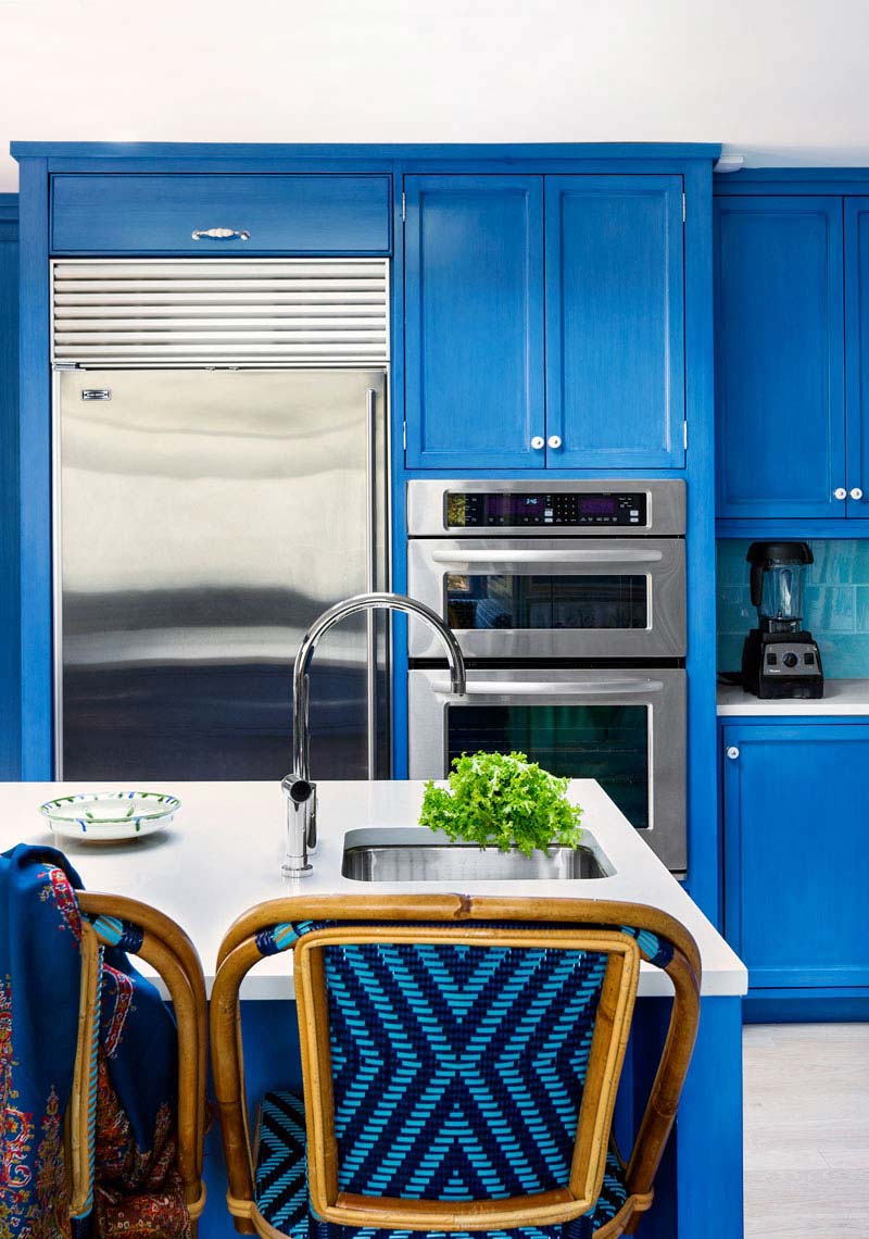 10-hbx-blue-kitchen-1113-de