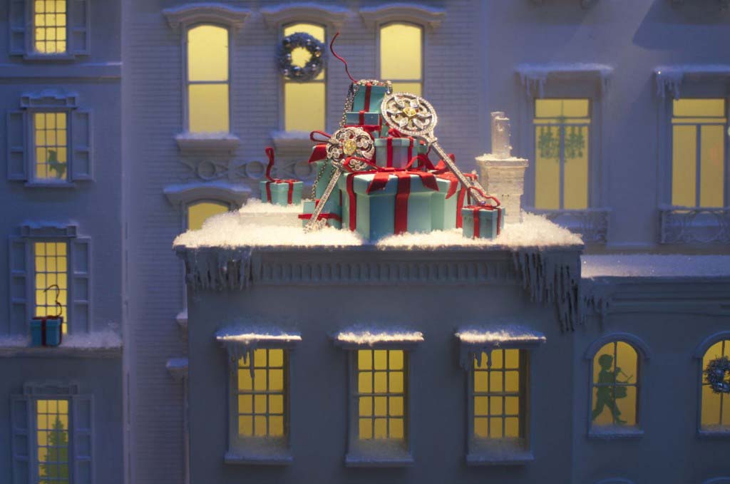 Tiffany-NY-Christmas-window-display-1024x679