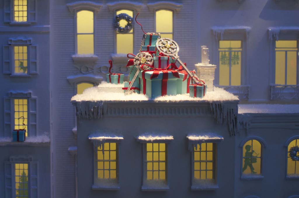 Tiffany-NY-Christmas-window-display-1024x679