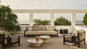 CREW COFFEE TABLE 7