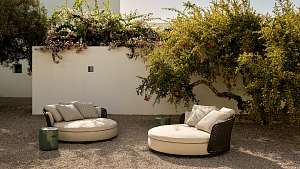 SOORI DAY LOUNGE 8
